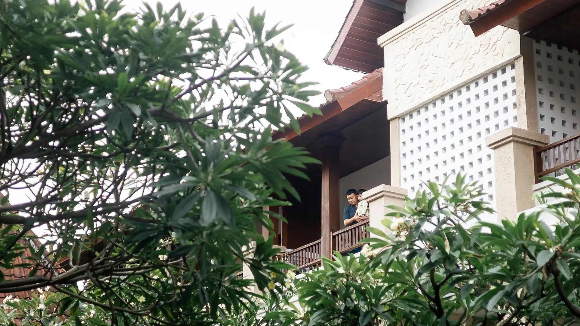 Fourteen Roses Beach Hotel Legian