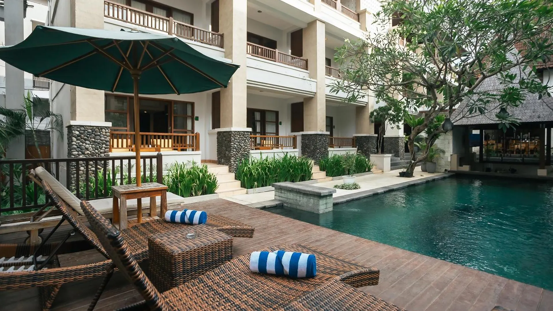 Fourteen Roses Beach Hotel Legian 3*,  Indonesia