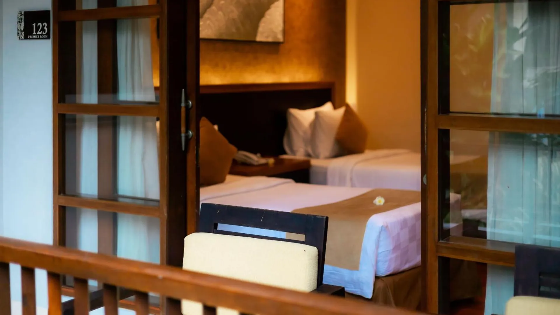 Fourteen Roses Beach Hotel Legian 3*,