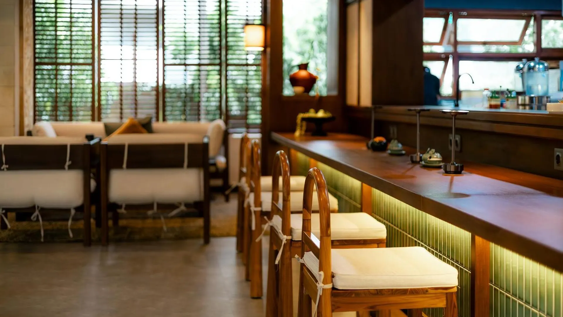 Fourteen Roses Beach Hotel Legian 3*,