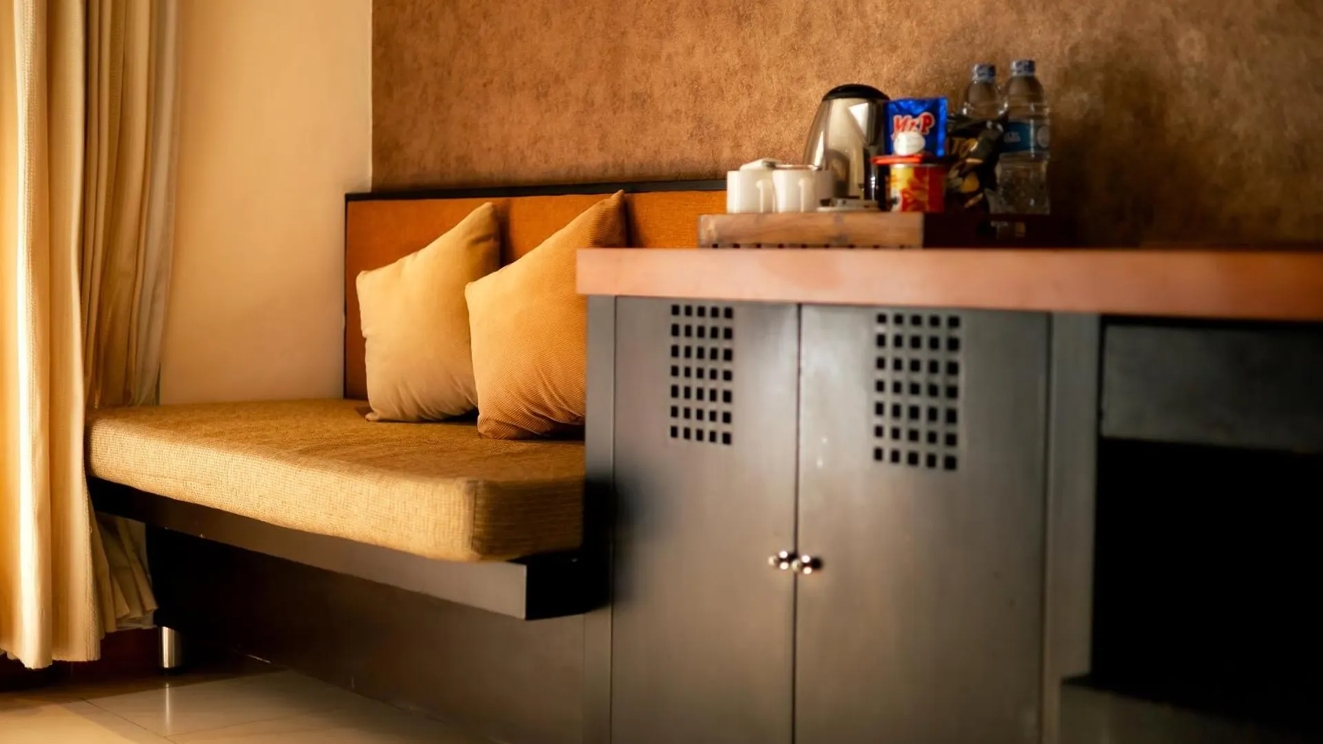 Fourteen Roses Beach Hotel Legian