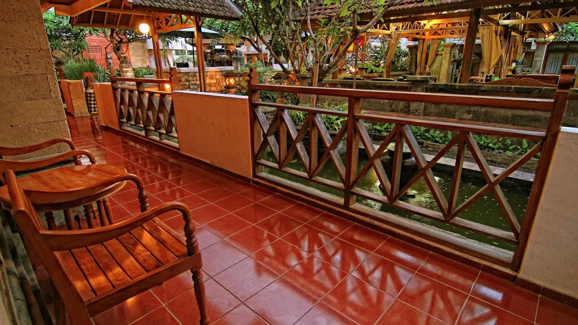 Fourteen Roses Beach Hotel Legian