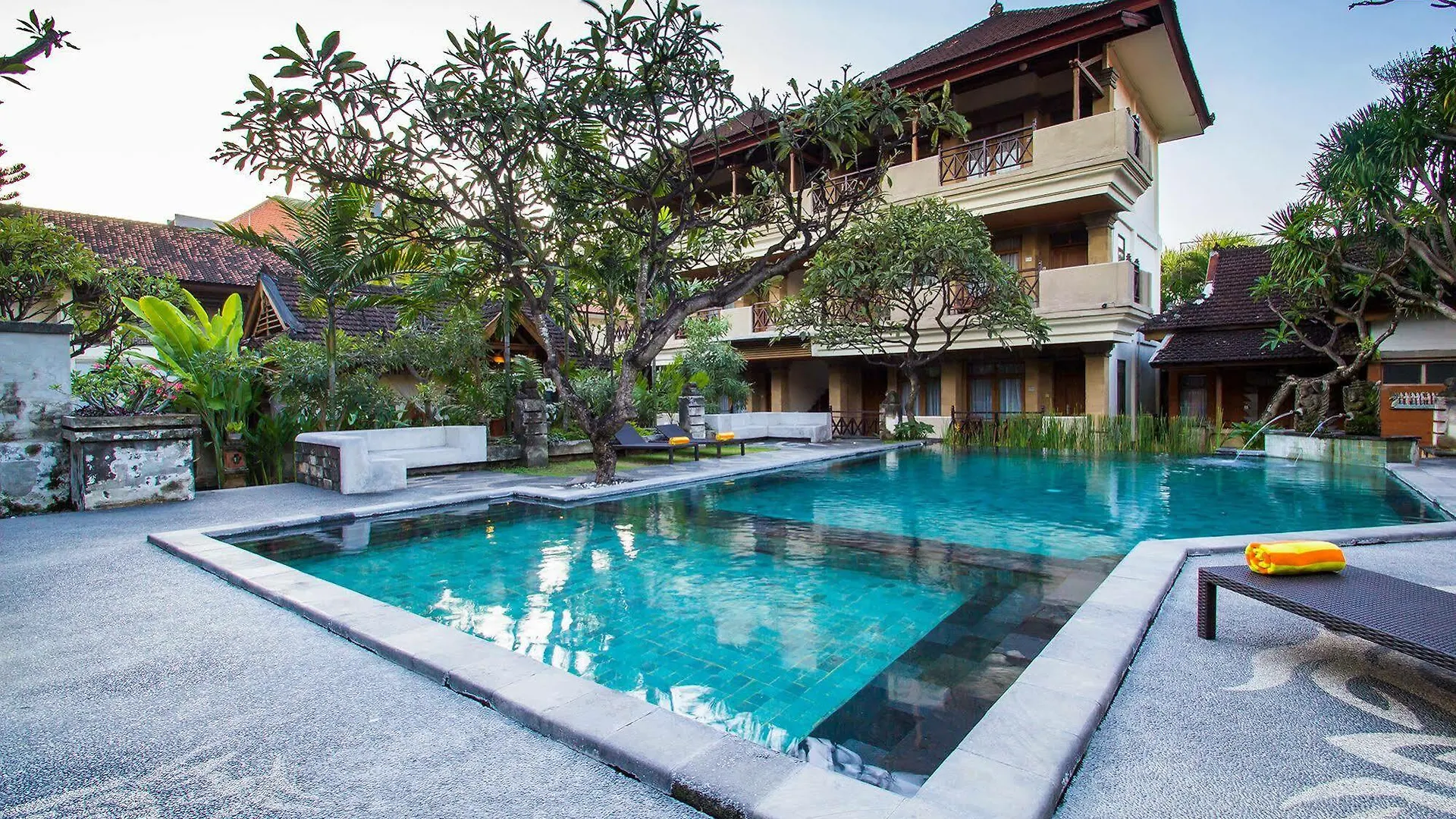 ***  Fourteen Roses Beach Hotel Legian Indonesia